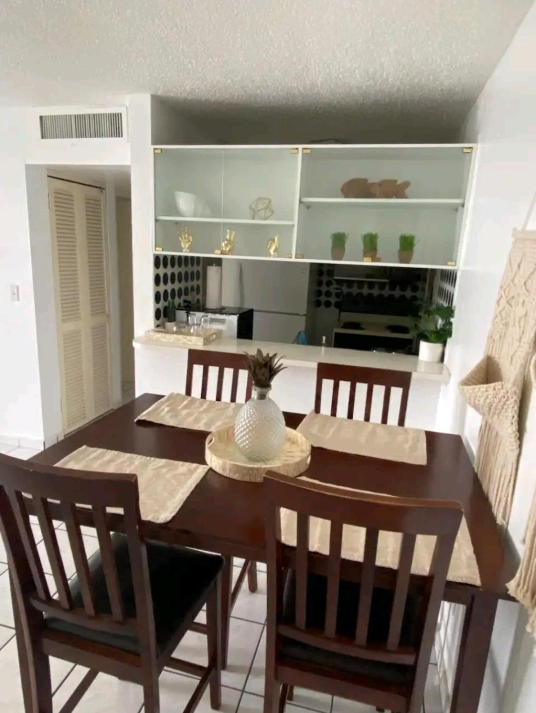 Marbella Apartments San Juan Luaran gambar