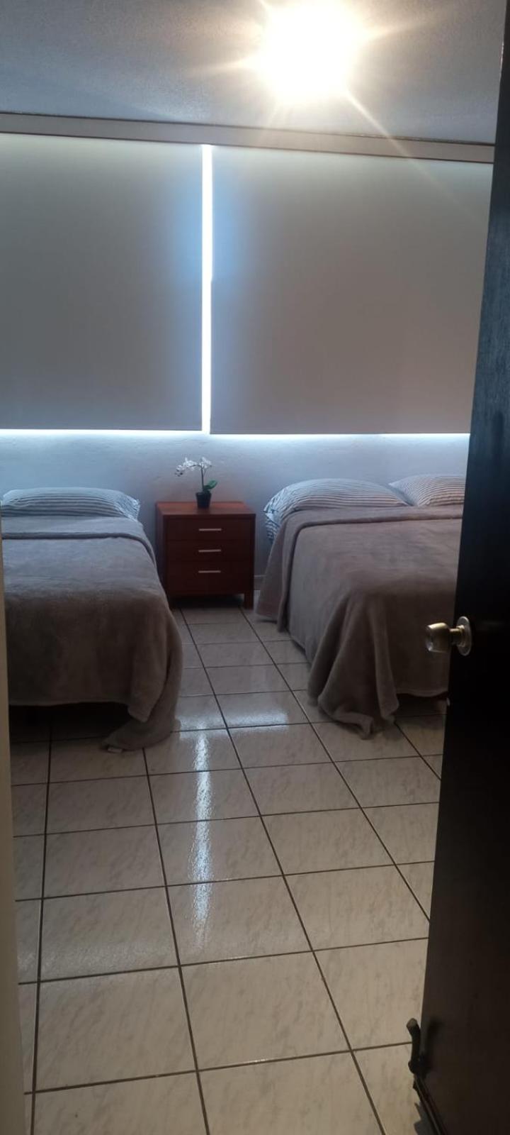 Marbella Apartments San Juan Bilik gambar