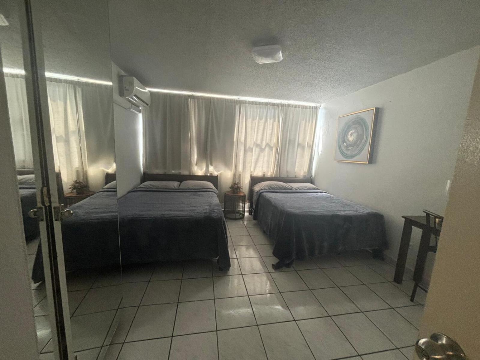 Marbella Apartments San Juan Bilik gambar