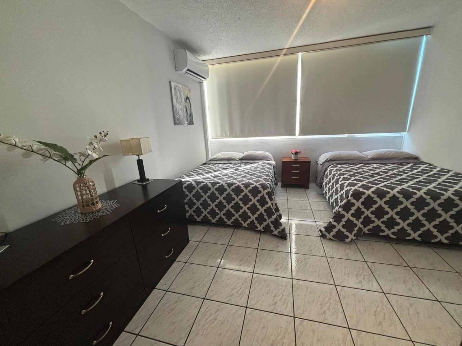 Marbella Apartments San Juan Luaran gambar